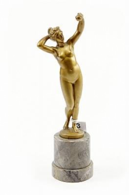 Kvinnofigur Med äpple by Otto RASMUSSEN - auction artwork with signature