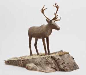Skulptur. Ren. Samearbete. Skuret Och Bemålat Trä Samt Renhorn by Nils Nilsson (Sami Artist) SKUM