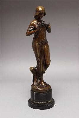 Skulptur by HOUDON - auction artwork with signature