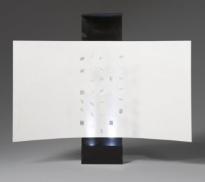 ”continuel Lumière” - écran Curve by Julio Le PARC