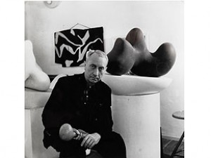 Hans Arp In Seinem Atelier In München by Willy MAYWALD - auction artwork with signature