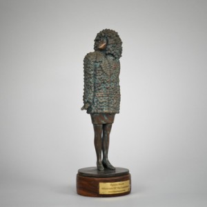 Kvinnofigur by Nyoman NUARTA - auction artwork with signature