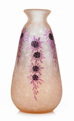 Vas, Frankrike, överfång I Violett, Etsad Dekor Av Blommor Mot Marmorerad Fond by LEGRAS