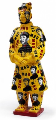 Mao, Standfigur In Terrakotta In Form Eines Chinesischen Grabwächters Aus Der Tang-periode by LIU FENGHUA