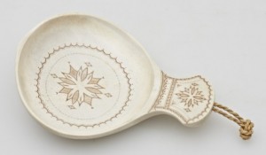 Skopa. Samearbete. älghorn by Per (Sami Artist) SUNNA