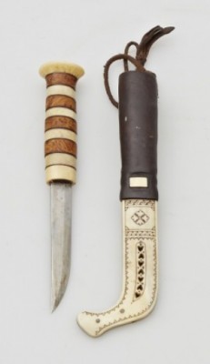 Kniv. Samearbete. Halvhorn by Lars (Sami Artist) JUUSO
