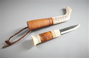 Kniv by Ingvar (Sami Artist) SVONNI