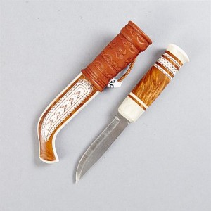 Kniv, Graverat Renhorn Och Masurbjörk by Anders (Sami Artist) SUNNA