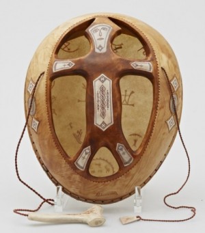 Cermonitrumma. Samearbete. Med Gudafigur . Masurbjörk, Renhorn Och Renskinn by Lars Levi (Sami Artist) SUNNA