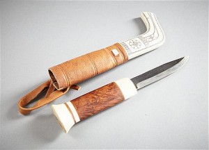 Kniv by Nikolaus (Sami Artist) FANKKI