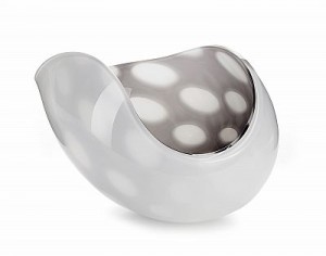 Planet, Objekt, Orrefors 2005, Underfång I Vitt Och Lila Med Dekor Av Prickar by Lena BERGSTRÖM