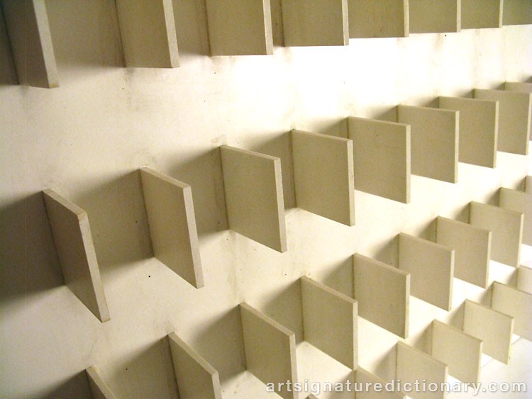 Close-up details showing Jan SCHOONHOVEN signature forgery characteristics