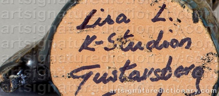 Signature by Lisa LARSON